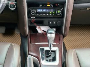 Xe Toyota Fortuner 2.7V 4x2 AT 2017