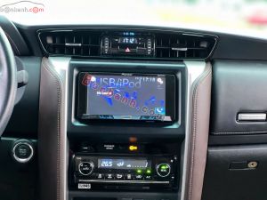 Xe Toyota Fortuner 2.7V 4x2 AT 2017