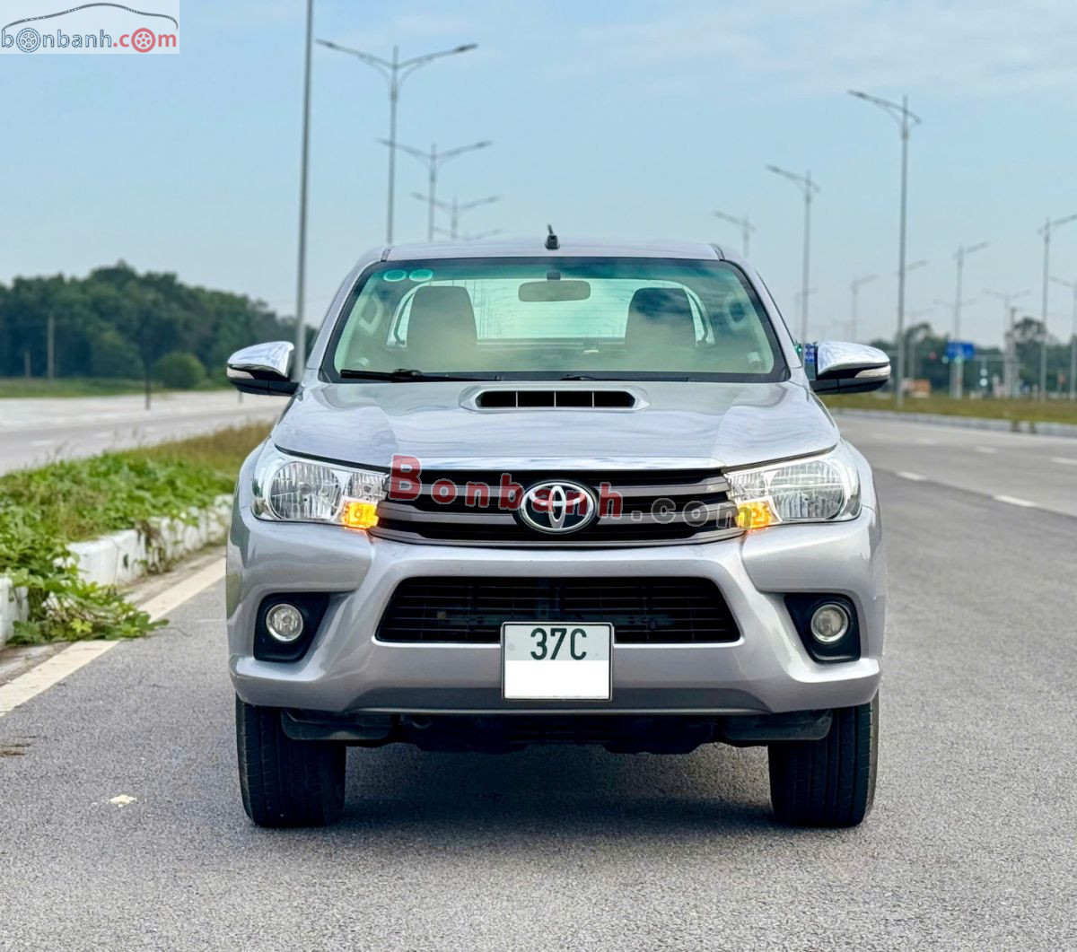 Toyota Hilux 2.5E 4x2 MT 2016